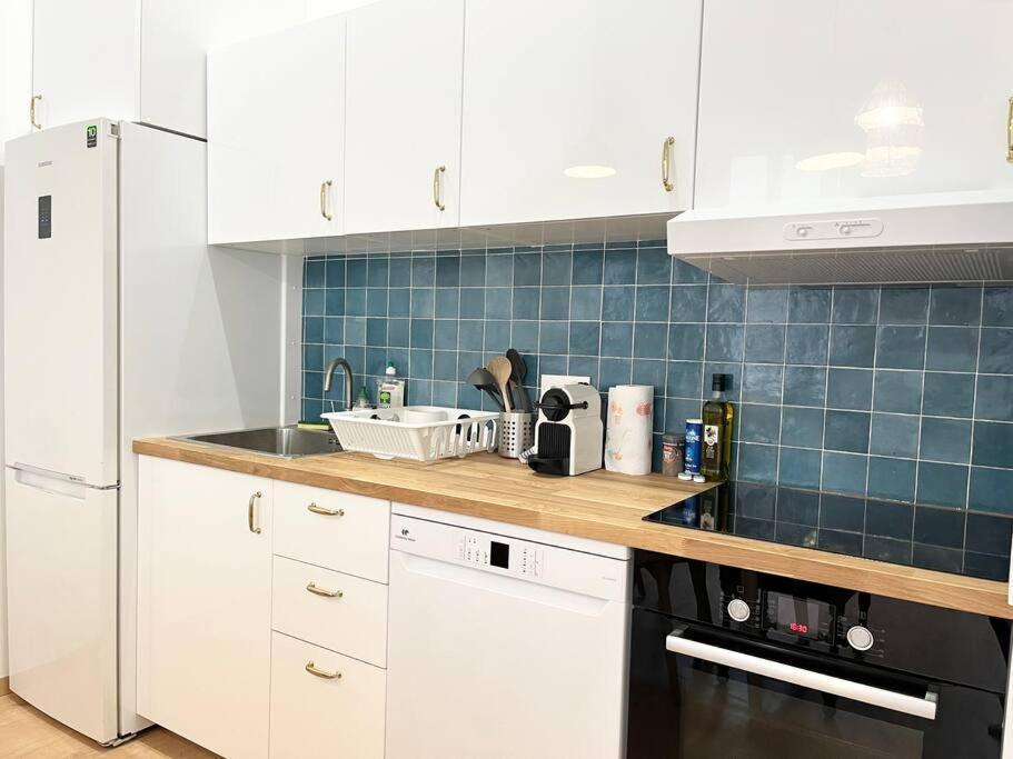 Pleasant 3-Bedroom Flat In The Center Of Марсилия Екстериор снимка